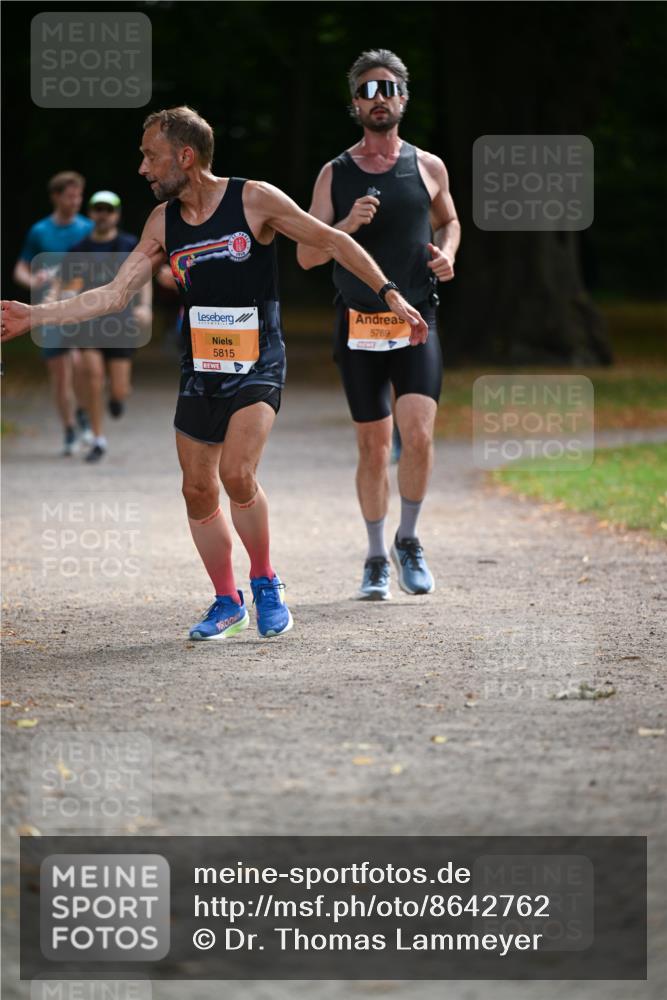 31.08.2025 - 21. Blankeneser Heldenlauf Dr. Thomas Lammeyer http://msf.ph/oto/8642762 31.08.2025 11:07:49 Laufen 5815, 5769 meine-sportfotos.de