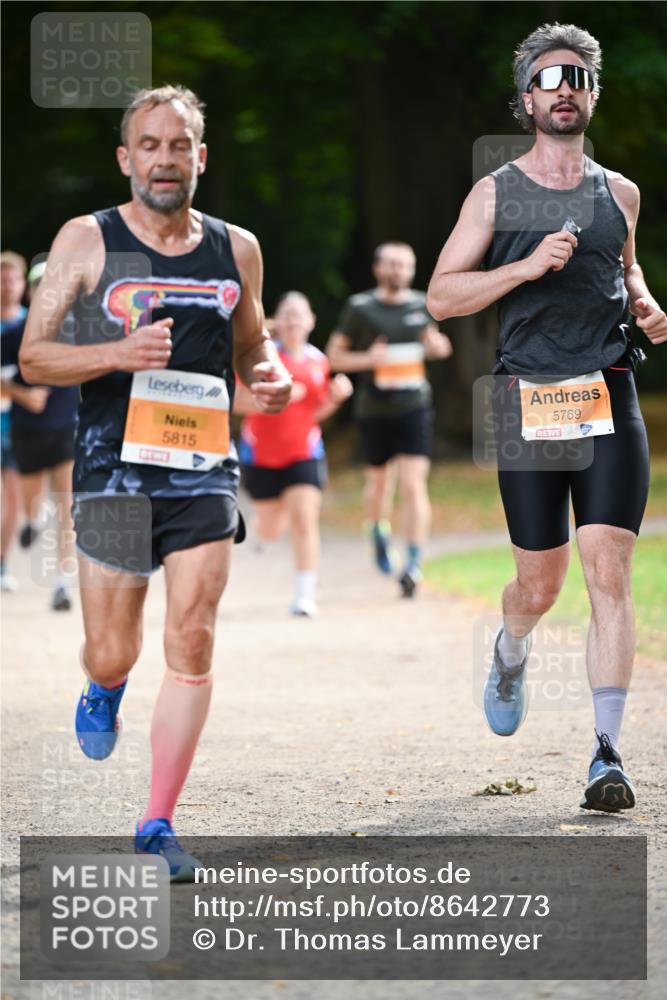 31.08.2025 - 21. Blankeneser Heldenlauf Dr. Thomas Lammeyer http://msf.ph/oto/8642773 31.08.2025 11:07:51 Laufen 5815, 5769 meine-sportfotos.de