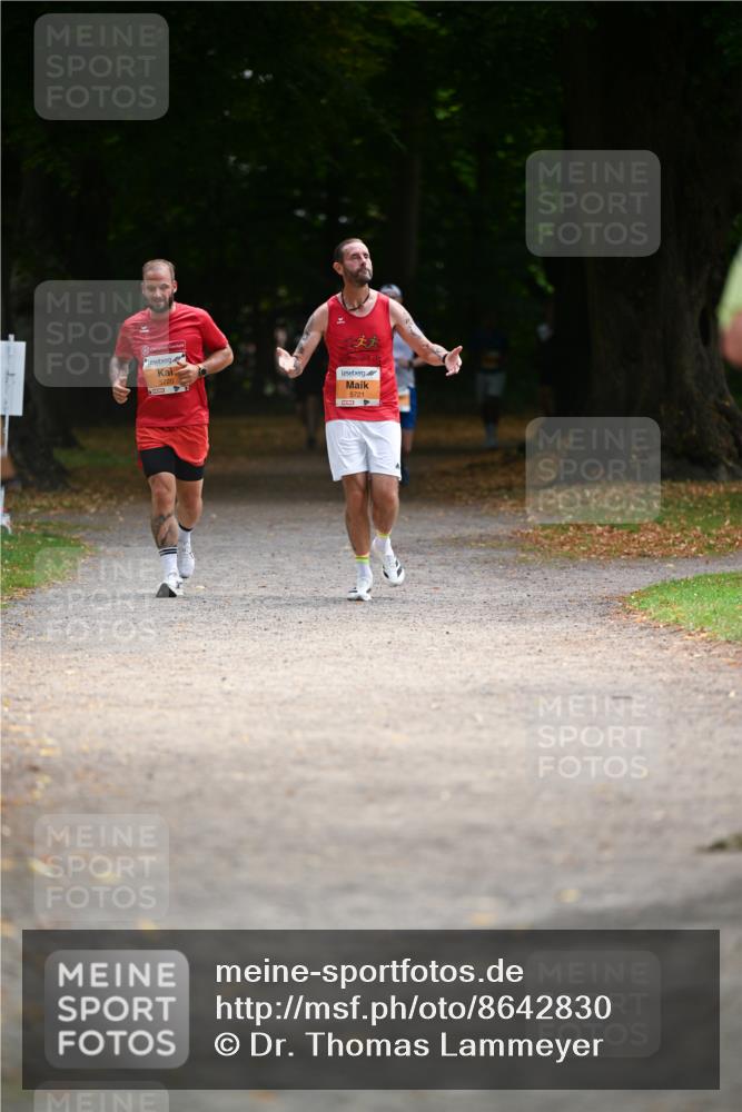 31.08.2025 - 21. Blankeneser Heldenlauf Dr. Thomas Lammeyer http://msf.ph/oto/8642830 31.08.2025 11:07:59 Laufen 5720, 5721 meine-sportfotos.de