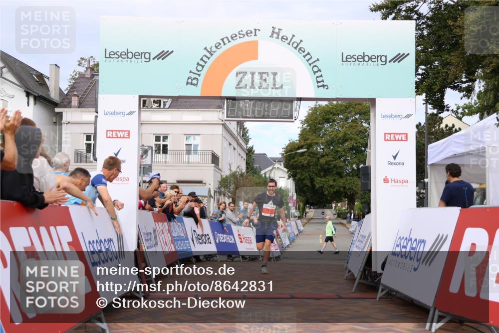 31.08.2025 - 21. Blankeneser Heldenlauf Strokosch-Dieckow http://msf.ph/oto/8642831 31.08.2025 09:32:09 Ziel 1039 meine-sportfotos.de