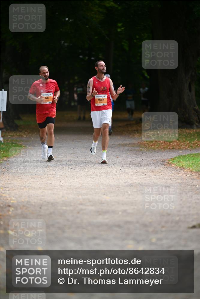 31.08.2025 - 21. Blankeneser Heldenlauf Dr. Thomas Lammeyer http://msf.ph/oto/8642834 31.08.2025 11:07:59 Laufen 5720, 5721 meine-sportfotos.de