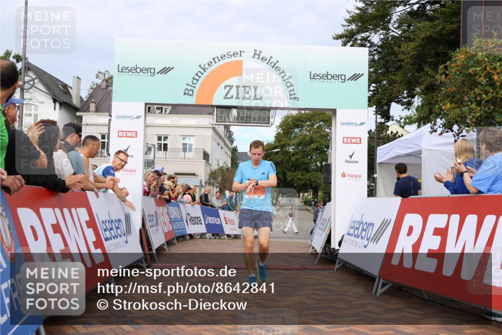 31.08.2025 - 21. Blankeneser Heldenlauf Strokosch-Dieckow http://msf.ph/oto/8642841 31.08.2025 09:31:38 Ziel 1155 meine-sportfotos.de