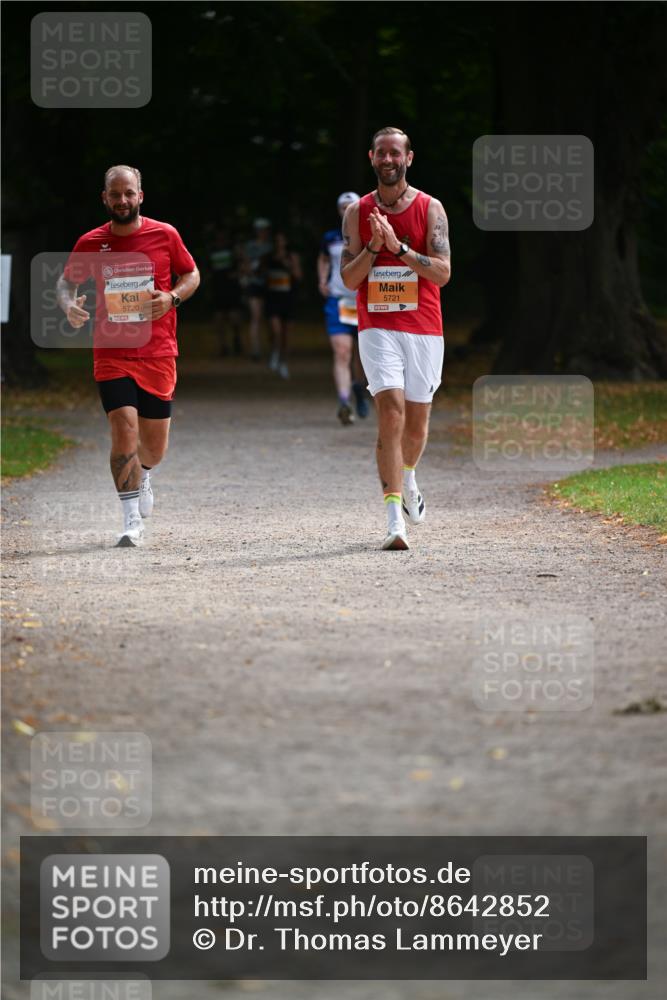 31.08.2025 - 21. Blankeneser Heldenlauf Dr. Thomas Lammeyer http://msf.ph/oto/8642852 31.08.2025 11:08:01 Laufen 5720, 5721 meine-sportfotos.de