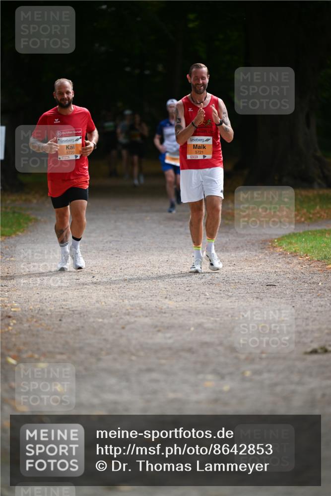 31.08.2025 - 21. Blankeneser Heldenlauf Dr. Thomas Lammeyer http://msf.ph/oto/8642853 31.08.2025 11:08:01 Laufen 5720, 5721 meine-sportfotos.de