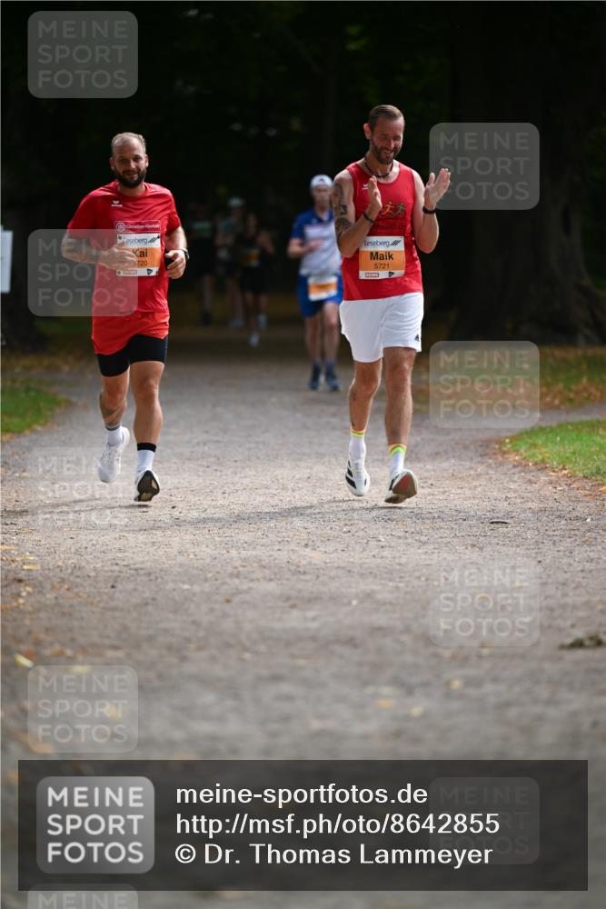 31.08.2025 - 21. Blankeneser Heldenlauf Dr. Thomas Lammeyer http://msf.ph/oto/8642855 31.08.2025 11:08:01 Laufen 5720, 5721 meine-sportfotos.de