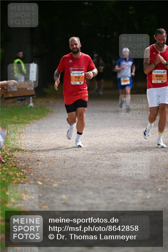 31.08.2025 - 21. Blankeneser Heldenlauf Dr. Thomas Lammeyer http://msf.ph/oto/8642858 31.08.2025 11:08:02 Laufen 5720, 5721 meine-sportfotos.de