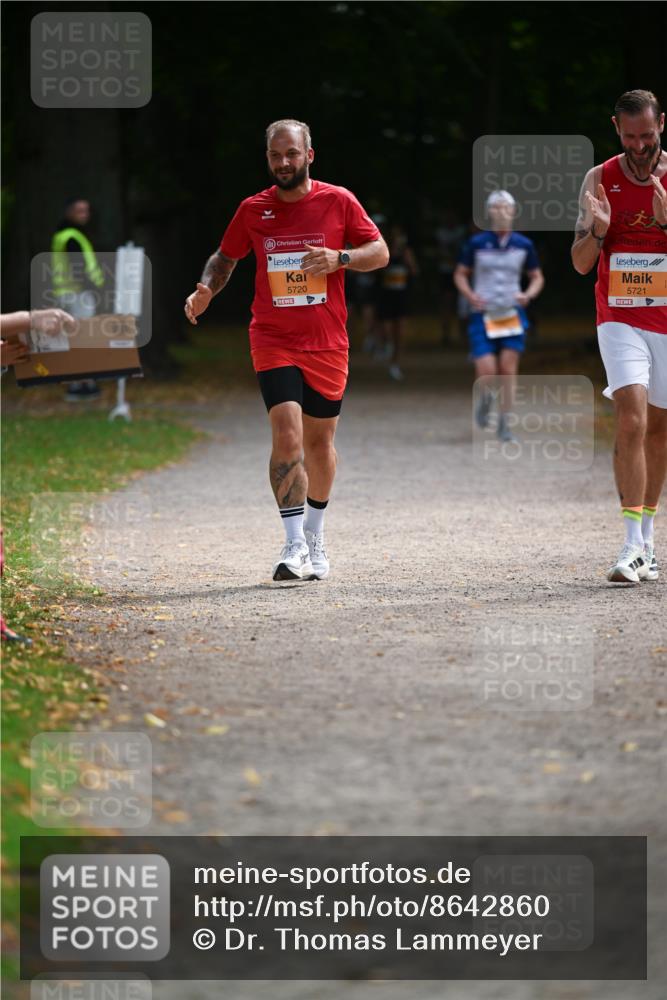 31.08.2025 - 21. Blankeneser Heldenlauf Dr. Thomas Lammeyer http://msf.ph/oto/8642860 31.08.2025 11:08:02 Laufen 5720, 5721 meine-sportfotos.de