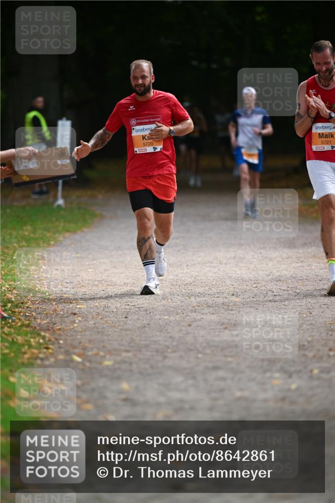 31.08.2025 - 21. Blankeneser Heldenlauf Dr. Thomas Lammeyer http://msf.ph/oto/8642861 31.08.2025 11:08:02 Laufen 5720, 5721 meine-sportfotos.de
