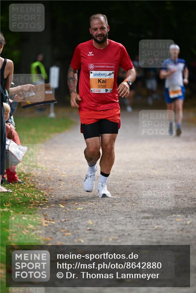 31.08.2025 - 21. Blankeneser Heldenlauf Dr. Thomas Lammeyer http://msf.ph/oto/8642880 31.08.2025 11:08:04 Laufen 9, 5720 meine-sportfotos.de