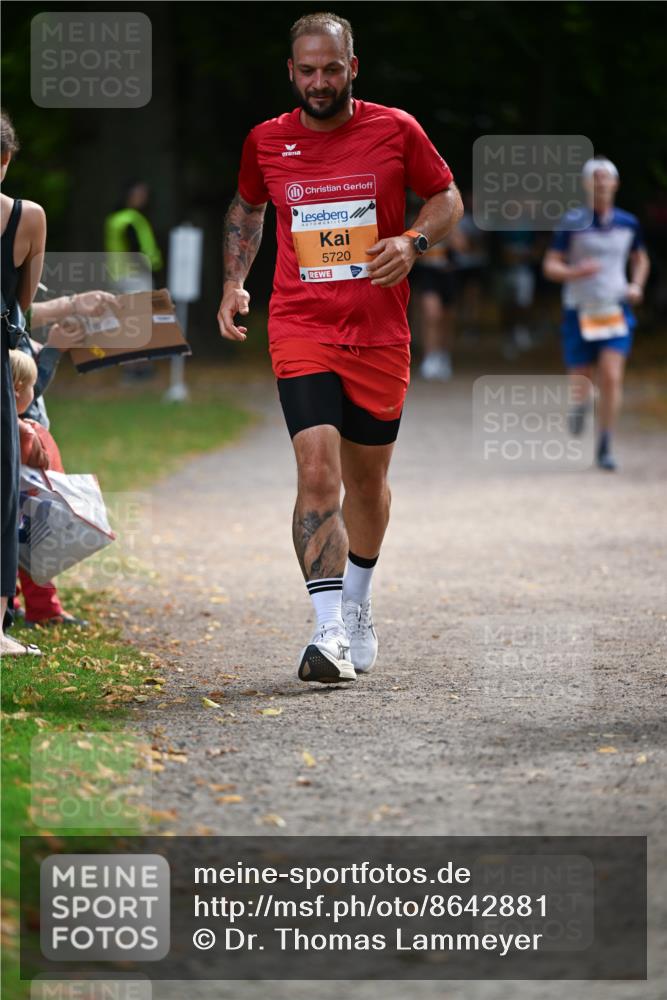 31.08.2025 - 21. Blankeneser Heldenlauf Dr. Thomas Lammeyer http://msf.ph/oto/8642881 31.08.2025 11:08:04 Laufen 5720 meine-sportfotos.de