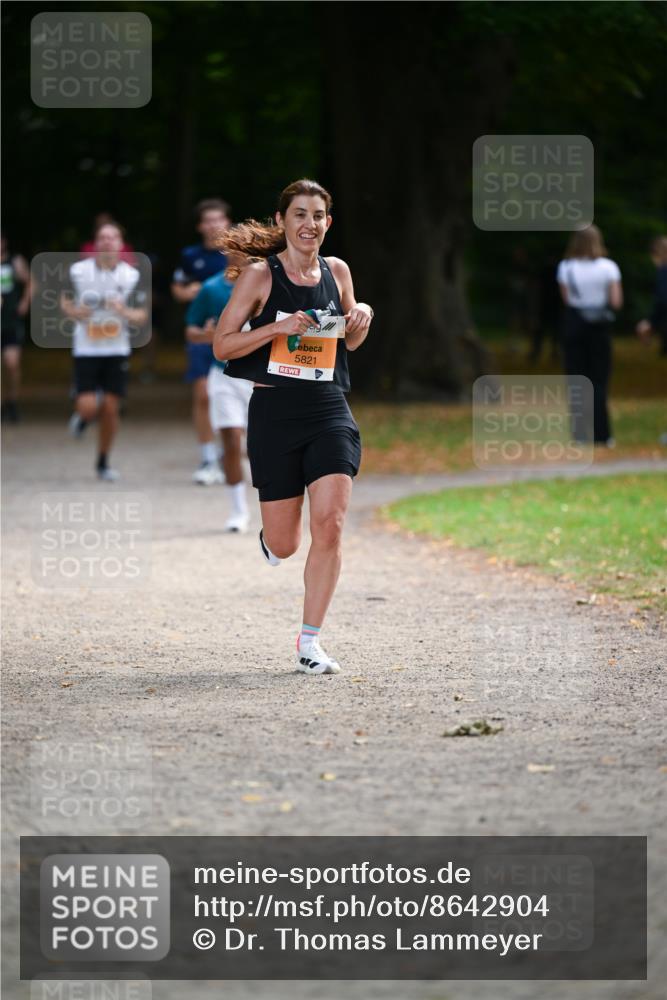 31.08.2025 - 21. Blankeneser Heldenlauf Dr. Thomas Lammeyer http://msf.ph/oto/8642904 31.08.2025 11:08:13 Laufen 5821 meine-sportfotos.de