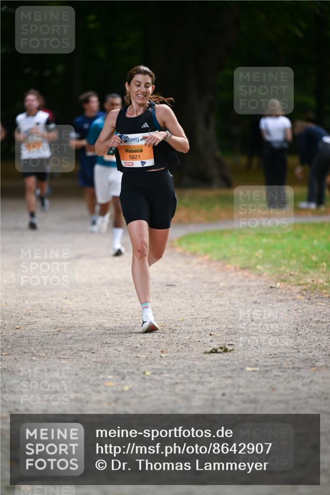 31.08.2025 - 21. Blankeneser Heldenlauf Dr. Thomas Lammeyer http://msf.ph/oto/8642907 31.08.2025 11:08:14 Laufen 5821 meine-sportfotos.de