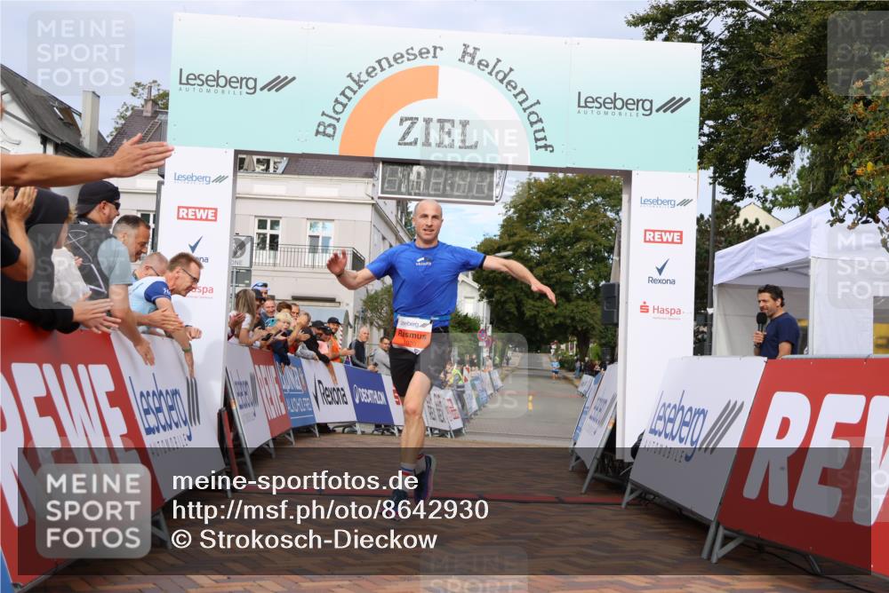 31.08.2025 - 21. Blankeneser Heldenlauf Strokosch-Dieckow http://msf.ph/oto/8642930 31.08.2025 09:31:19 Ziel 1090 meine-sportfotos.de