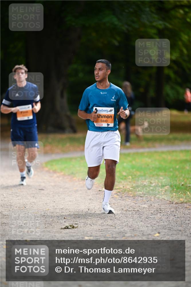 31.08.2025 - 21. Blankeneser Heldenlauf Dr. Thomas Lammeyer http://msf.ph/oto/8642935 31.08.2025 11:08:17 Laufen 5440 meine-sportfotos.de