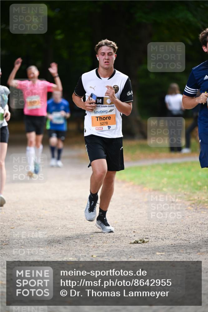 31.08.2025 - 21. Blankeneser Heldenlauf Dr. Thomas Lammeyer http://msf.ph/oto/8642955 31.08.2025 11:08:20 Laufen 5278 meine-sportfotos.de