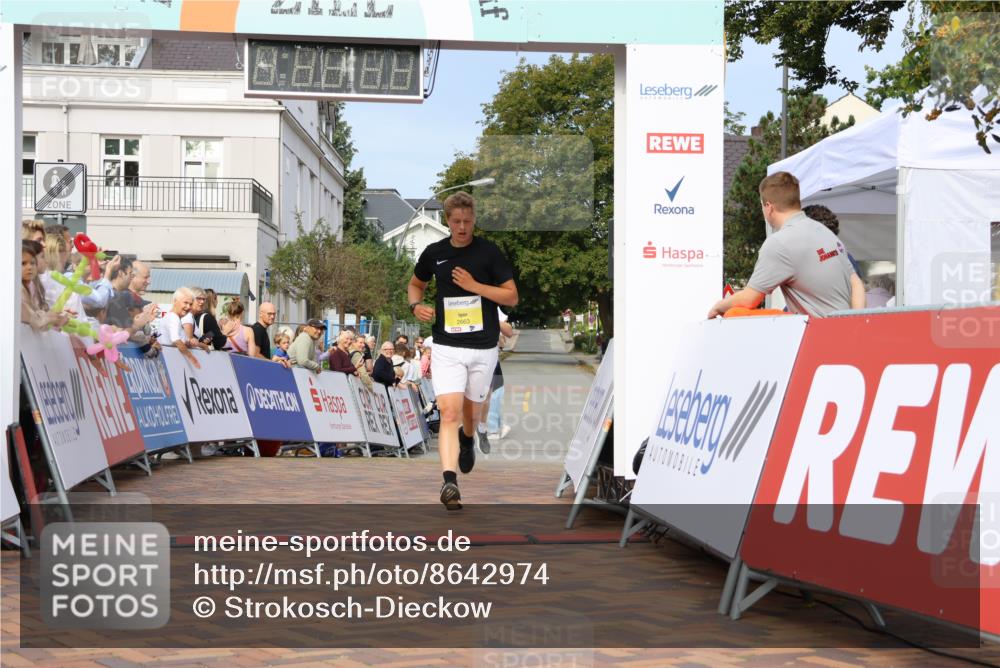 31.08.2025 - 21. Blankeneser Heldenlauf Strokosch-Dieckow http://msf.ph/oto/8642974 31.08.2025 10:13:12 Ziel 2571, 2663 meine-sportfotos.de