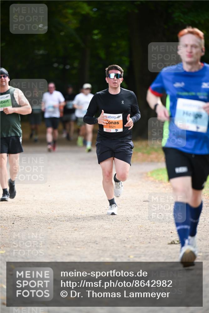 31.08.2025 - 21. Blankeneser Heldenlauf Dr. Thomas Lammeyer http://msf.ph/oto/8642982 31.08.2025 11:08:29 Laufen 3633, 5521, 50 meine-sportfotos.de