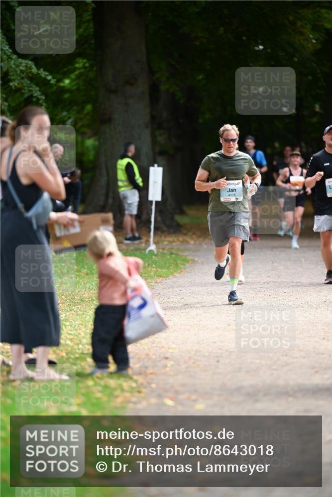31.08.2025 - 21. Blankeneser Heldenlauf Dr. Thomas Lammeyer http://msf.ph/oto/8643018 31.08.2025 11:08:39 Laufen 4176 meine-sportfotos.de
