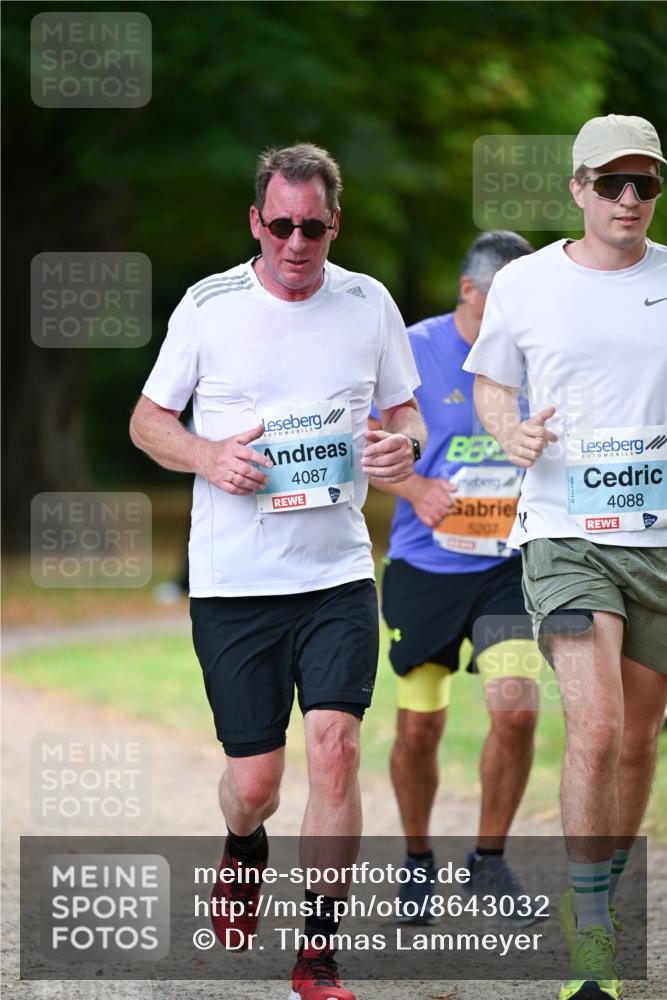 31.08.2025 - 21. Blankeneser Heldenlauf Dr. Thomas Lammeyer http://msf.ph/oto/8643032 31.08.2025 11:08:41 Laufen 4087, 5207, 4088 meine-sportfotos.de