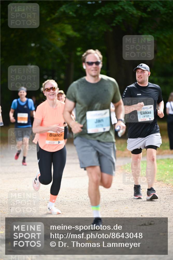 31.08.2025 - 21. Blankeneser Heldenlauf Dr. Thomas Lammeyer http://msf.ph/oto/8643048 31.08.2025 11:08:43 Laufen 5490, 4148 meine-sportfotos.de