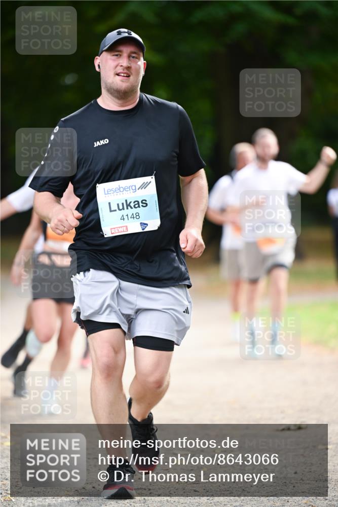 31.08.2025 - 21. Blankeneser Heldenlauf Dr. Thomas Lammeyer http://msf.ph/oto/8643066 31.08.2025 11:08:47 Laufen 4148 meine-sportfotos.de