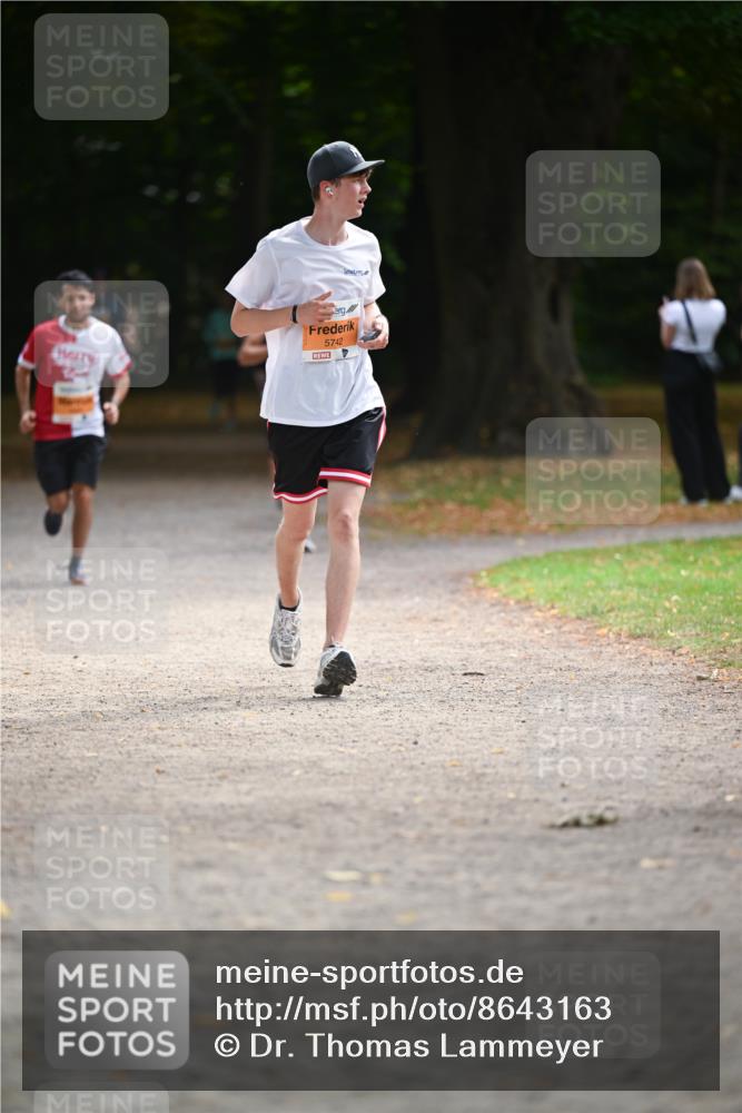 31.08.2025 - 21. Blankeneser Heldenlauf Dr. Thomas Lammeyer http://msf.ph/oto/8643163 31.08.2025 11:09:02 Laufen 5742 meine-sportfotos.de