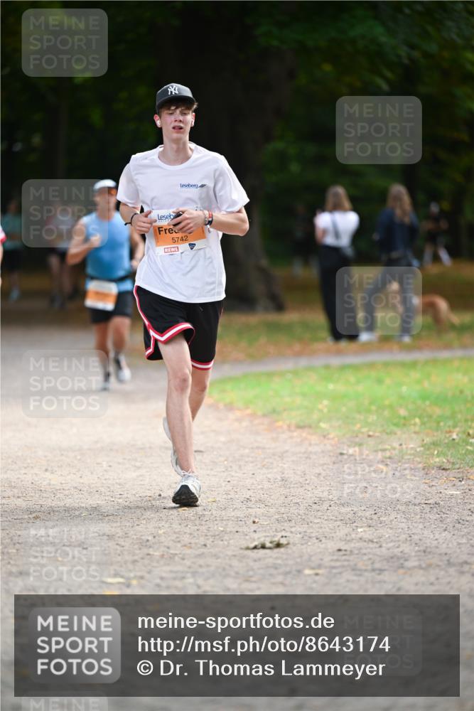 31.08.2025 - 21. Blankeneser Heldenlauf Dr. Thomas Lammeyer http://msf.ph/oto/8643174 31.08.2025 11:09:03 Laufen 5742 meine-sportfotos.de
