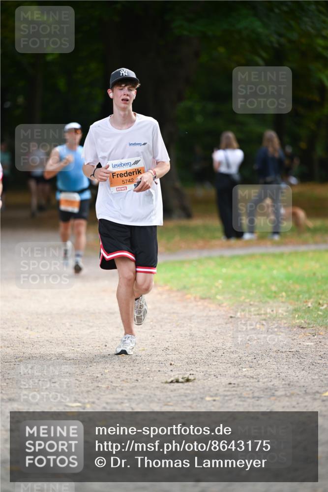 31.08.2025 - 21. Blankeneser Heldenlauf Dr. Thomas Lammeyer http://msf.ph/oto/8643175 31.08.2025 11:09:03 Laufen 5742 meine-sportfotos.de