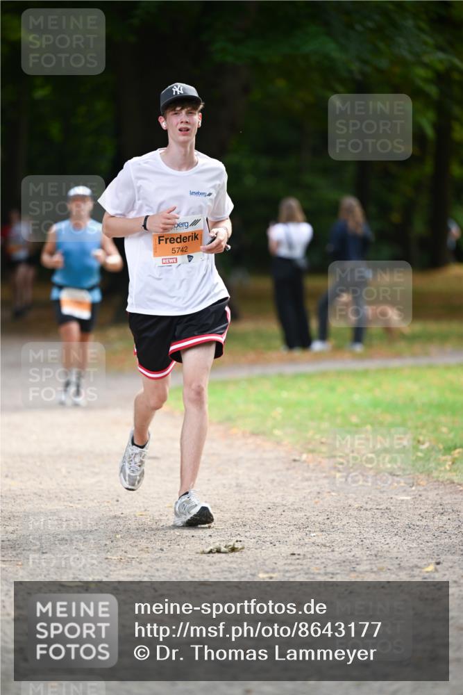 31.08.2025 - 21. Blankeneser Heldenlauf Dr. Thomas Lammeyer http://msf.ph/oto/8643177 31.08.2025 11:09:03 Laufen 5742 meine-sportfotos.de