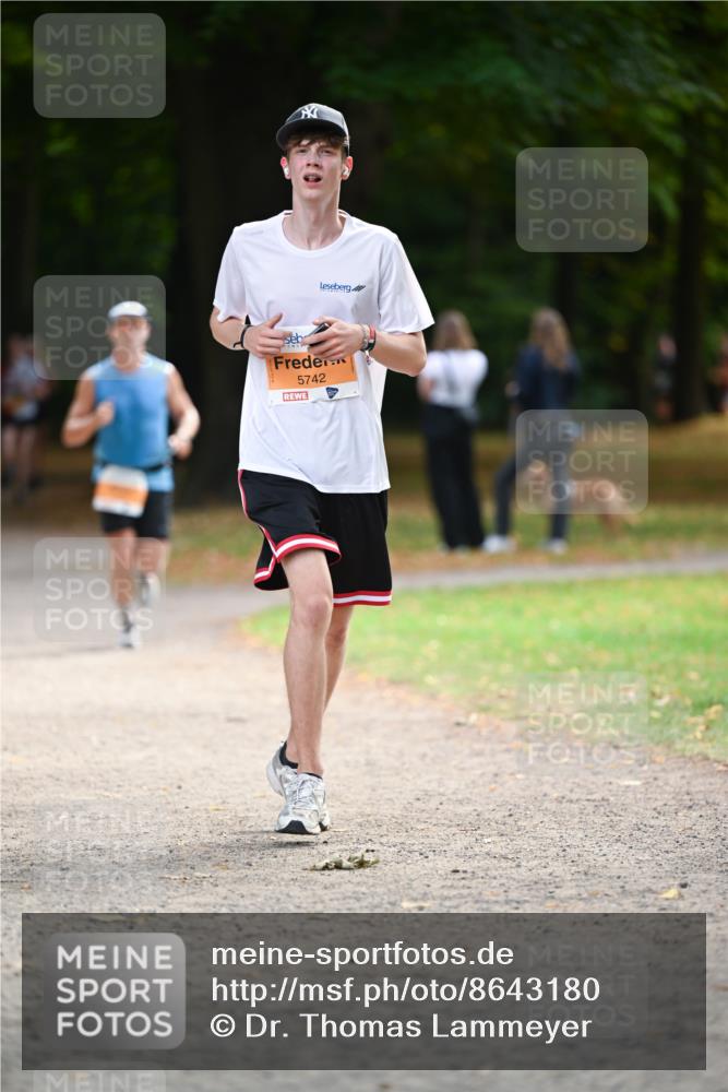 31.08.2025 - 21. Blankeneser Heldenlauf Dr. Thomas Lammeyer http://msf.ph/oto/8643180 31.08.2025 11:09:04 Laufen 5742 meine-sportfotos.de
