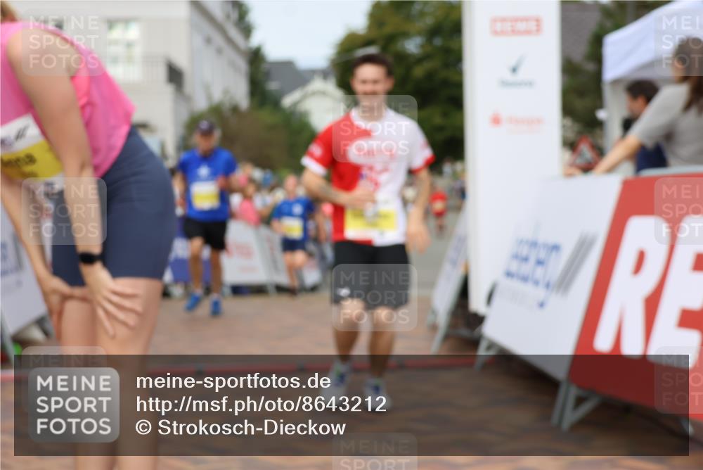 31.08.2025 - 21. Blankeneser Heldenlauf Strokosch-Dieckow http://msf.ph/oto/8643212 31.08.2025 10:24:56 Ziel 2151, 2049, 2733, 2398, 2428, 2384, 2496 meine-sportfotos.de