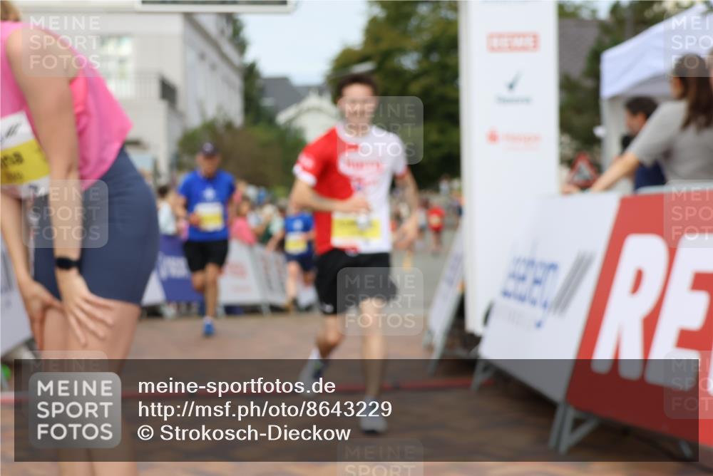 31.08.2025 - 21. Blankeneser Heldenlauf Strokosch-Dieckow http://msf.ph/oto/8643229 31.08.2025 10:24:56 Ziel 2151, 2049, 2733, 2398, 2428, 2384, 2496 meine-sportfotos.de