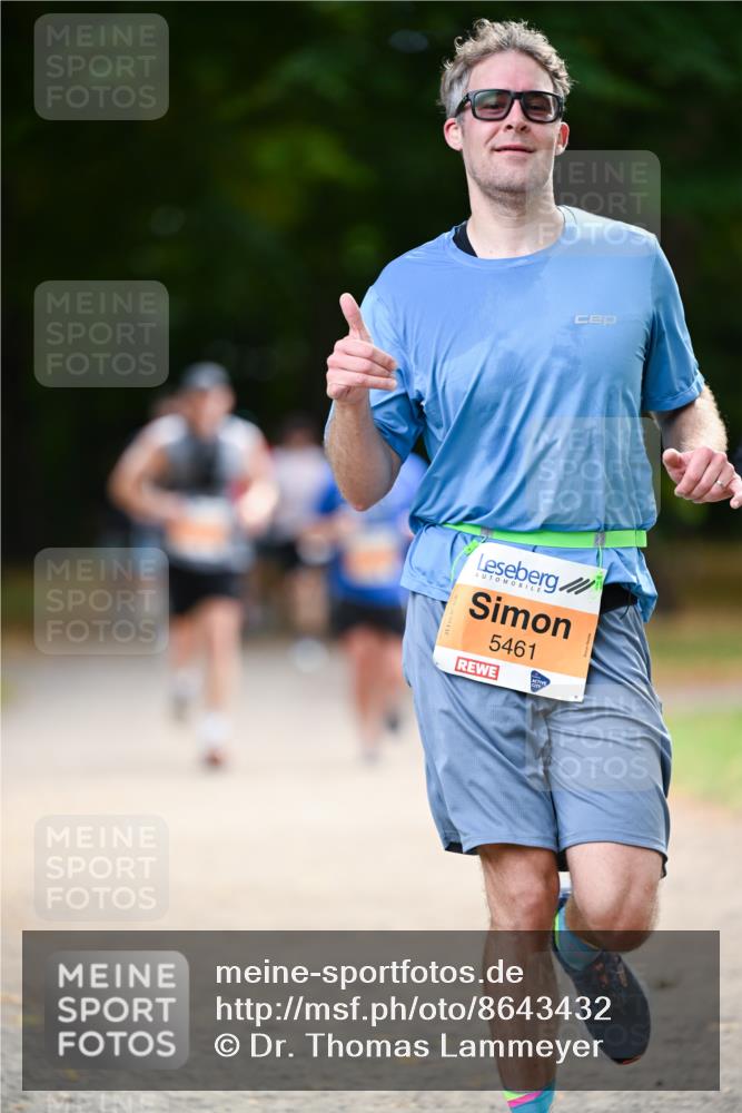 31.08.2025 - 21. Blankeneser Heldenlauf Dr. Thomas Lammeyer http://msf.ph/oto/8643432 31.08.2025 11:09:47 Laufen 5461 meine-sportfotos.de
