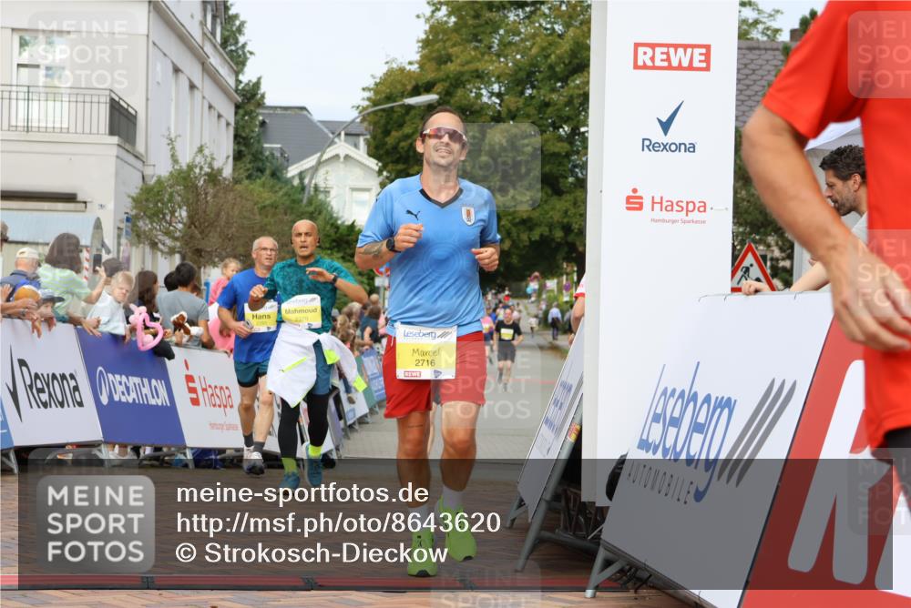 31.08.2025 - 21. Blankeneser Heldenlauf Strokosch-Dieckow http://msf.ph/oto/8643620 31.08.2025 10:24:36 Ziel 2317, 2698, 2325, 2587, 2716, 2662, 2370, 2291 meine-sportfotos.de