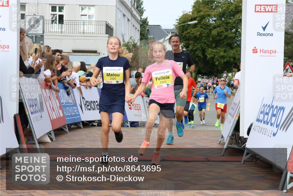 31.08.2025 - 21. Blankeneser Heldenlauf Strokosch-Dieckow http://msf.ph/oto/8643695 31.08.2025 10:24:31 Ziel 2698, 2386, 2325, 2587, 2523, 2662 meine-sportfotos.de