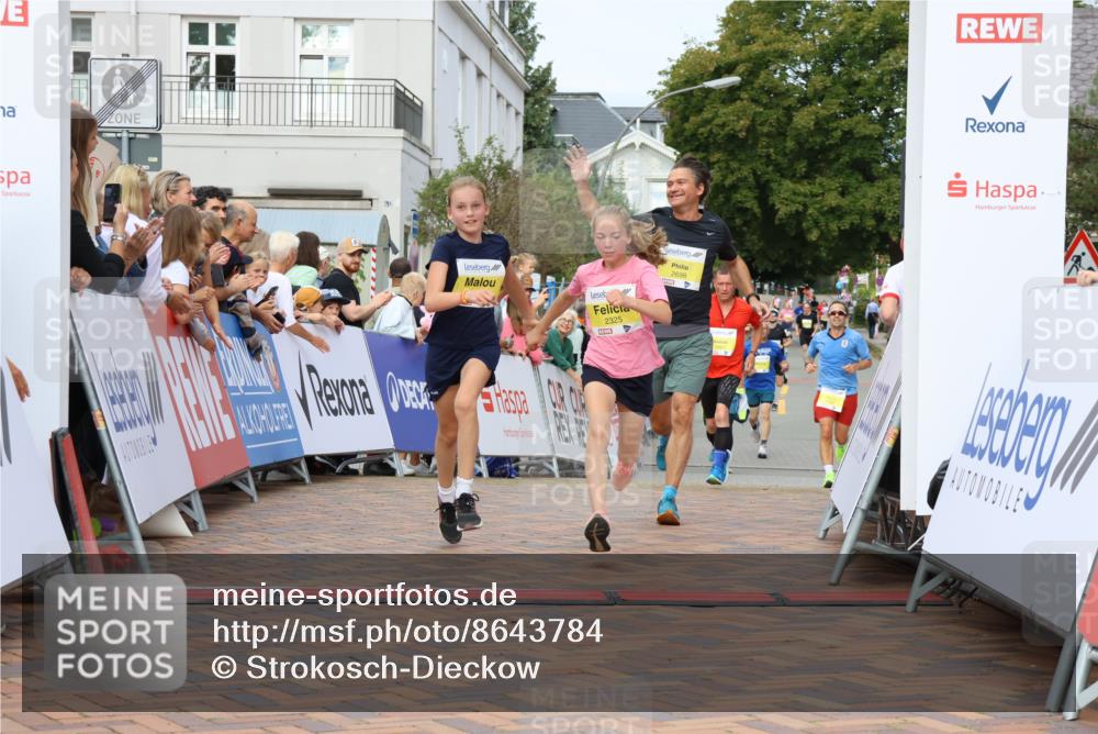 31.08.2025 - 21. Blankeneser Heldenlauf Strokosch-Dieckow http://msf.ph/oto/8643784 31.08.2025 10:24:31 Ziel 2698, 2386, 2325, 2587, 2523, 2662 meine-sportfotos.de