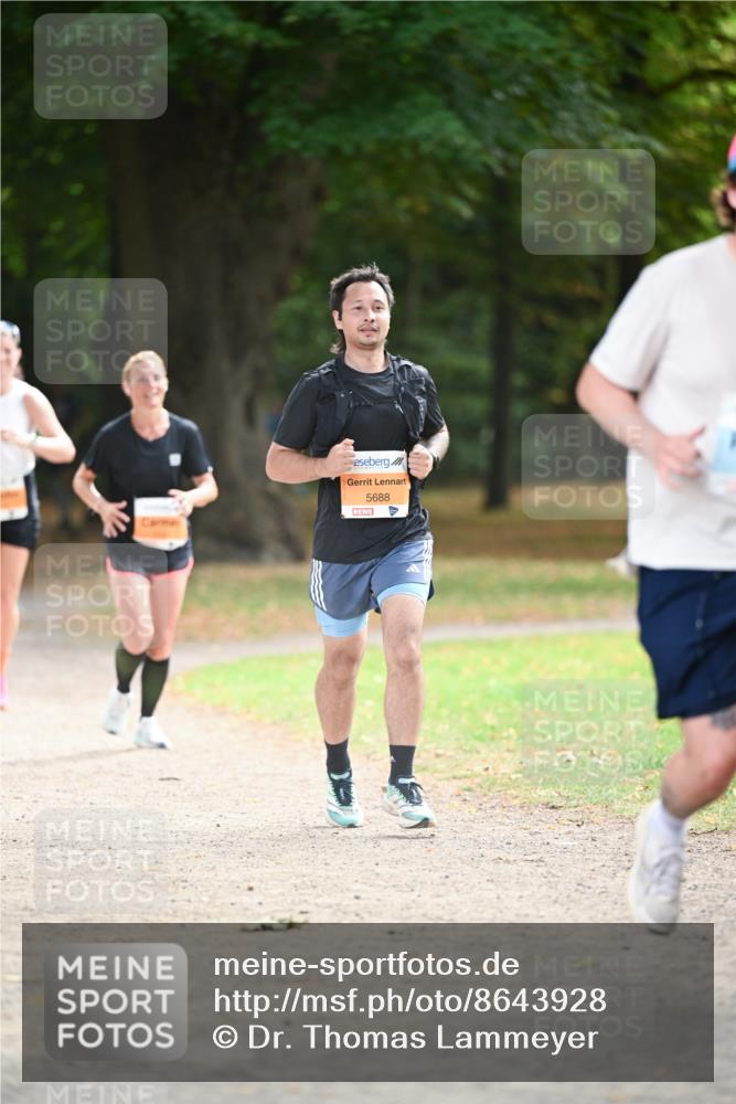 31.08.2025 - 21. Blankeneser Heldenlauf Dr. Thomas Lammeyer http://msf.ph/oto/8643928 31.08.2025 11:11:28 Laufen 5688 meine-sportfotos.de