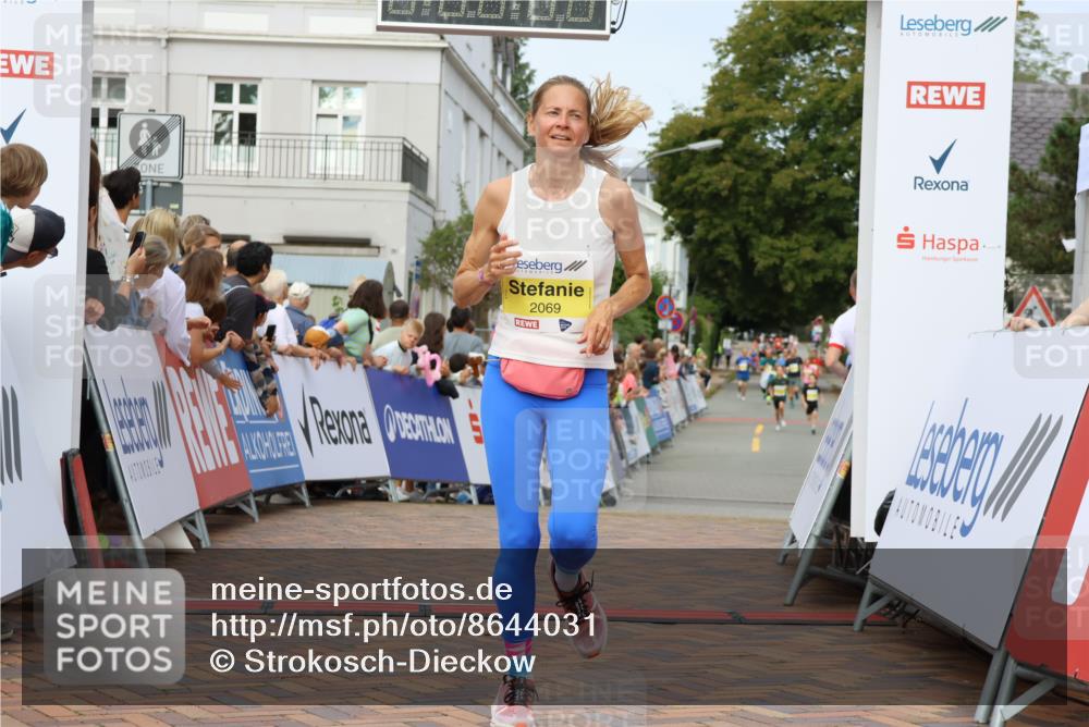 31.08.2025 - 21. Blankeneser Heldenlauf Strokosch-Dieckow http://msf.ph/oto/8644031 31.08.2025 10:24:15 Ziel 2665, 2365, 2743, 2069 meine-sportfotos.de