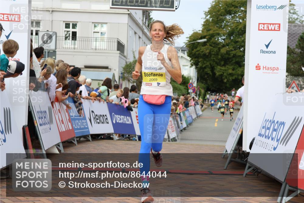 31.08.2025 - 21. Blankeneser Heldenlauf Strokosch-Dieckow http://msf.ph/oto/8644044 31.08.2025 10:24:15 Ziel 2665, 2365, 2743, 2069 meine-sportfotos.de