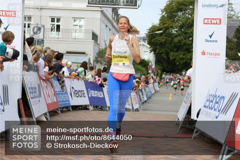 31.08.2025 - 21. Blankeneser Heldenlauf Strokosch-Dieckow http://msf.ph/oto/8644050 31.08.2025 10:24:15 Ziel 2665, 2365, 2743, 2069 meine-sportfotos.de