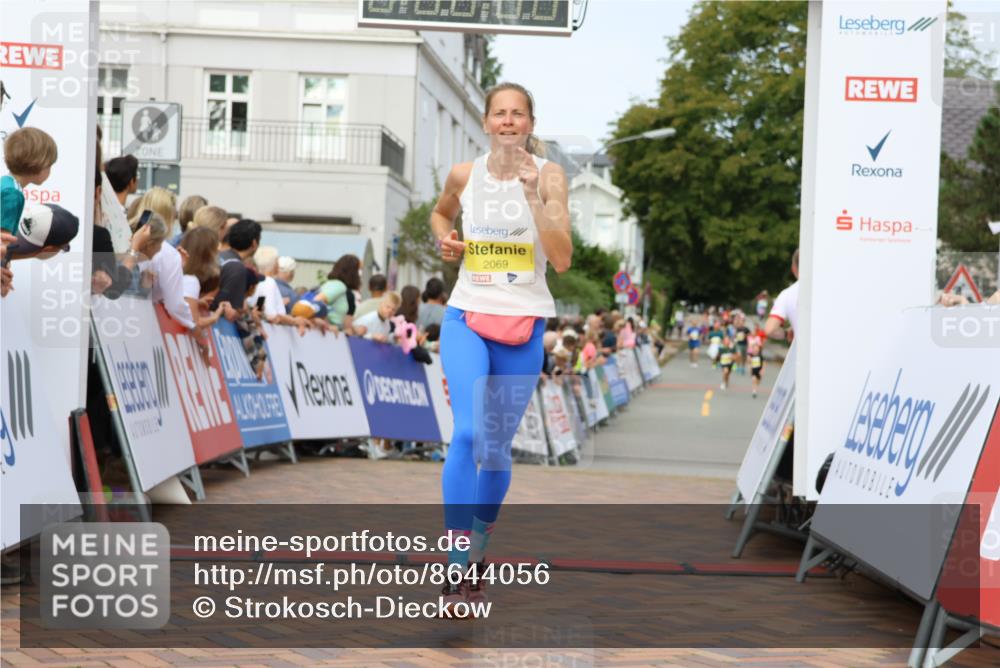31.08.2025 - 21. Blankeneser Heldenlauf Strokosch-Dieckow http://msf.ph/oto/8644056 31.08.2025 10:24:15 Ziel 2665, 2365, 2743, 2069 meine-sportfotos.de