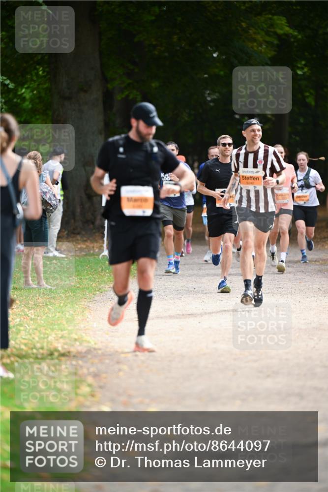 31.08.2025 - 21. Blankeneser Heldenlauf Dr. Thomas Lammeyer http://msf.ph/oto/8644097 31.08.2025 11:11:59 Laufen 5242, 537 meine-sportfotos.de