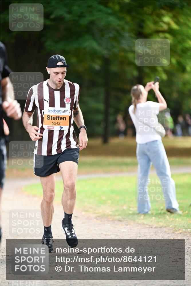 31.08.2025 - 21. Blankeneser Heldenlauf Dr. Thomas Lammeyer http://msf.ph/oto/8644121 31.08.2025 11:12:02 Laufen 3, 5242 meine-sportfotos.de