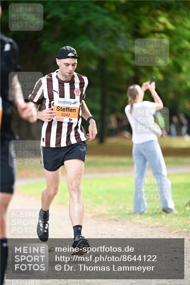 31.08.2025 - 21. Blankeneser Heldenlauf Dr. Thomas Lammeyer http://msf.ph/oto/8644122 31.08.2025 11:12:02 Laufen 5242, 90 meine-sportfotos.de