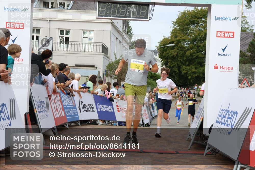 31.08.2025 - 21. Blankeneser Heldenlauf Strokosch-Dieckow http://msf.ph/oto/8644181 31.08.2025 10:24:07 Ziel 2665, 2743, 2605 meine-sportfotos.de