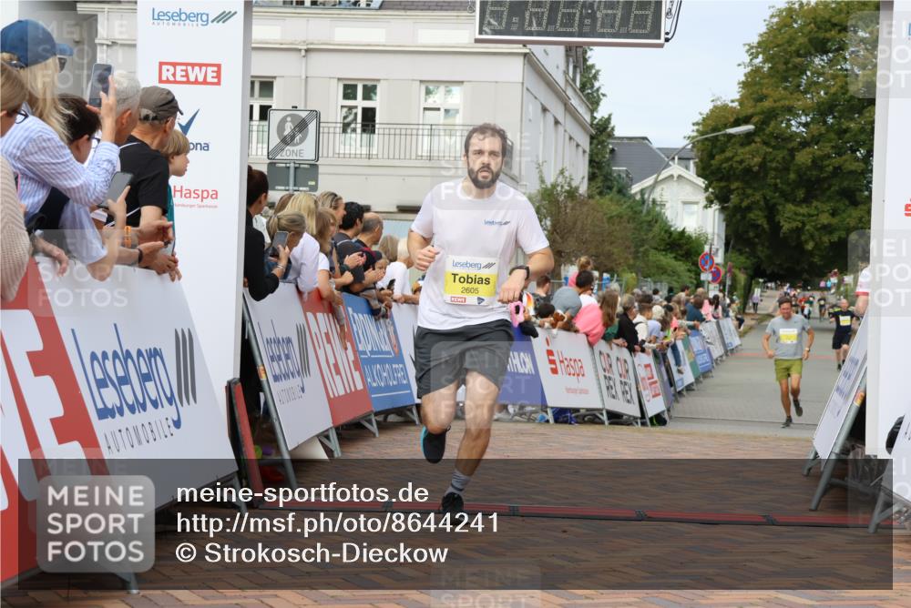 31.08.2025 - 21. Blankeneser Heldenlauf Strokosch-Dieckow http://msf.ph/oto/8644241 31.08.2025 10:24:02 Ziel 2072, 2605 meine-sportfotos.de