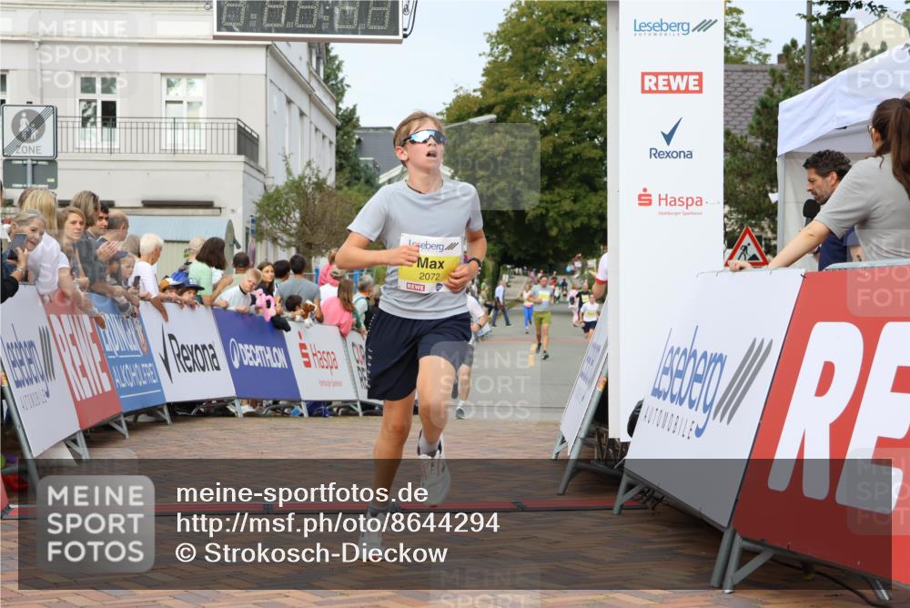 31.08.2025 - 21. Blankeneser Heldenlauf Strokosch-Dieckow http://msf.ph/oto/8644294 31.08.2025 10:23:57 Ziel 2185, 2373, 2232, 2072, 2605 meine-sportfotos.de