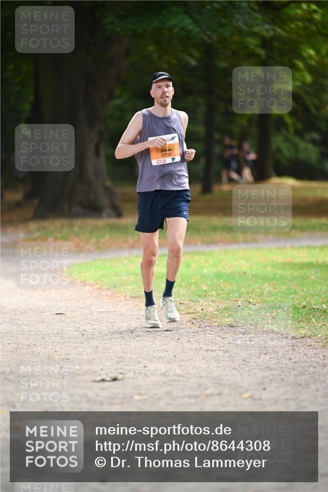 31.08.2025 - 21. Blankeneser Heldenlauf Dr. Thomas Lammeyer http://msf.ph/oto/8644308 31.08.2025 11:12:41 Laufen 5798 meine-sportfotos.de