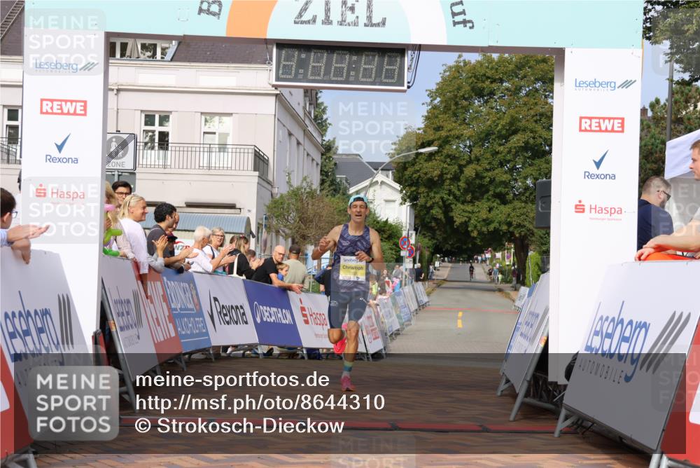 31.08.2025 - 21. Blankeneser Heldenlauf Strokosch-Dieckow http://msf.ph/oto/8644310 31.08.2025 10:10:29 Ziel 2550 meine-sportfotos.de