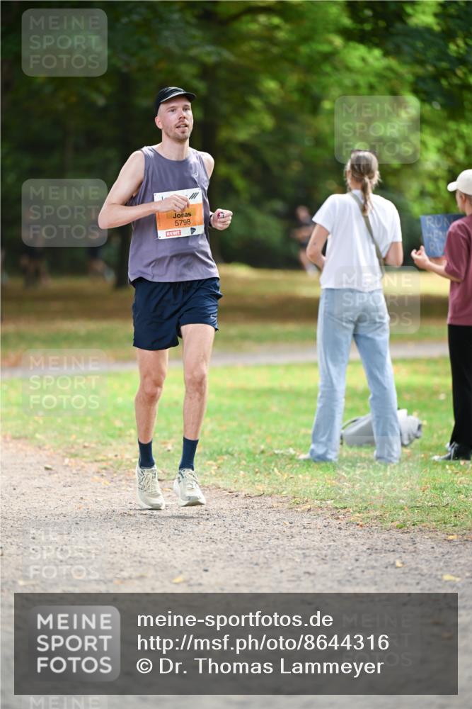 31.08.2025 - 21. Blankeneser Heldenlauf Dr. Thomas Lammeyer http://msf.ph/oto/8644316 31.08.2025 11:12:42 Laufen 5798 meine-sportfotos.de